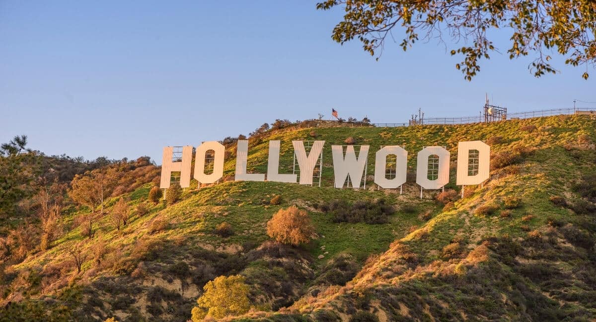 hollywood-famosos-fazem-alongamento-de-cilios