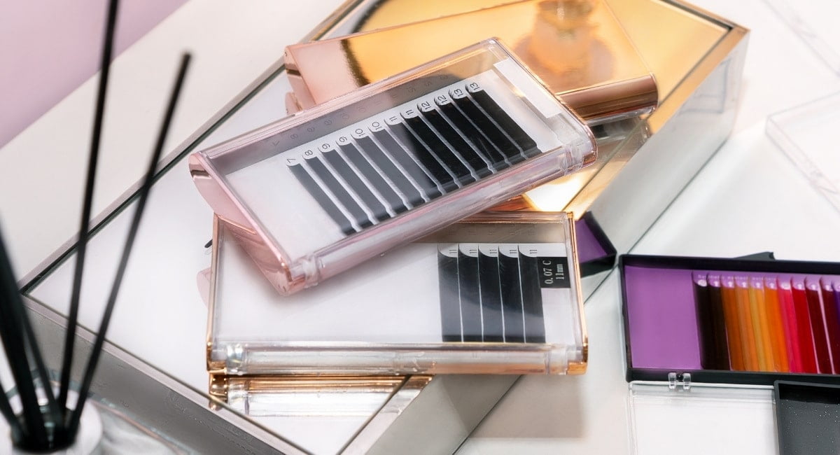 Curso Lash Designer Premium: Aprenda As técnicas De Alongamento De Cílios curso-lash-designer-premium-professora