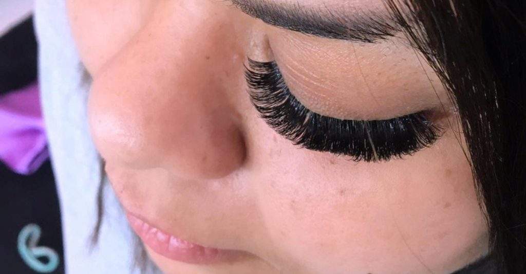 tecnicas-eficazes-para-aplicacao-de-cilios-posticos-curso-de-lash-designer-curso-lash-designer-