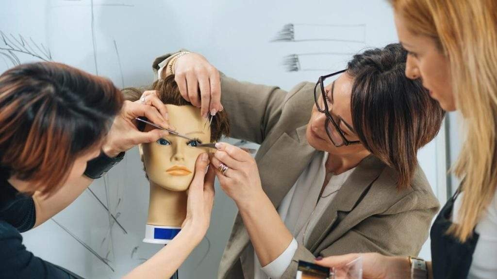 Curso De Extensão De Cílios O Guia Definitivo lash designer