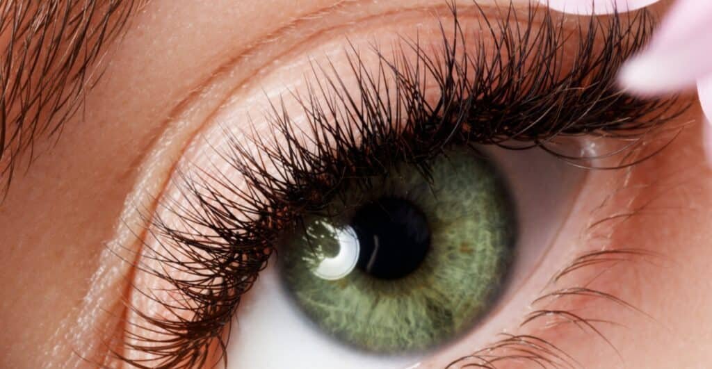 Extensao de cilios e adequada para olhos pequenos 2 Extensão de cílios é adequada para olhos pequenos?